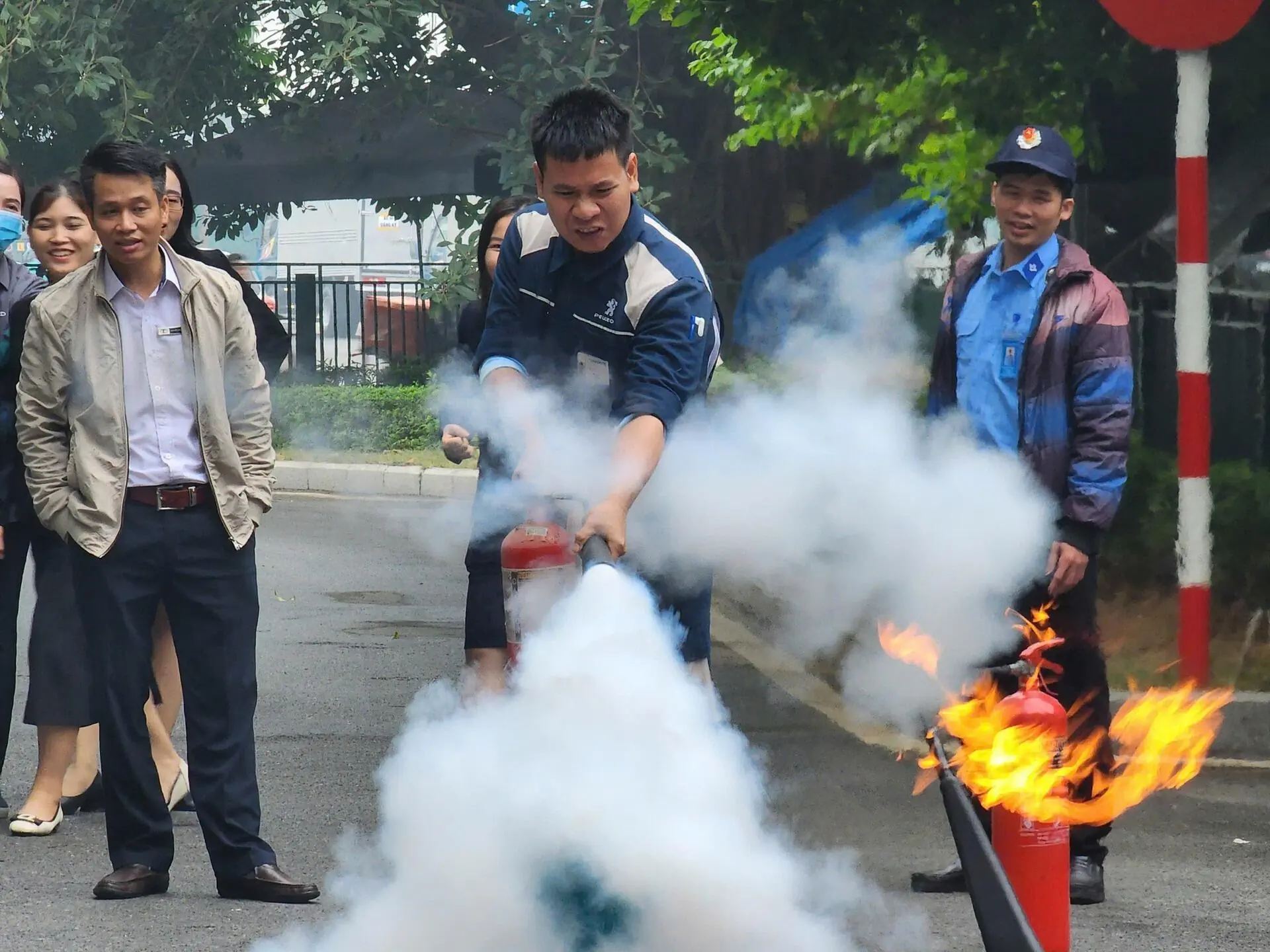 THACO AUTO BẮC NINH TỔ CHỨC TẬP HUẤN PCCC 2024 – HÀNH ĐỘNG VÌ AN TOÀN LAO ĐỘNG