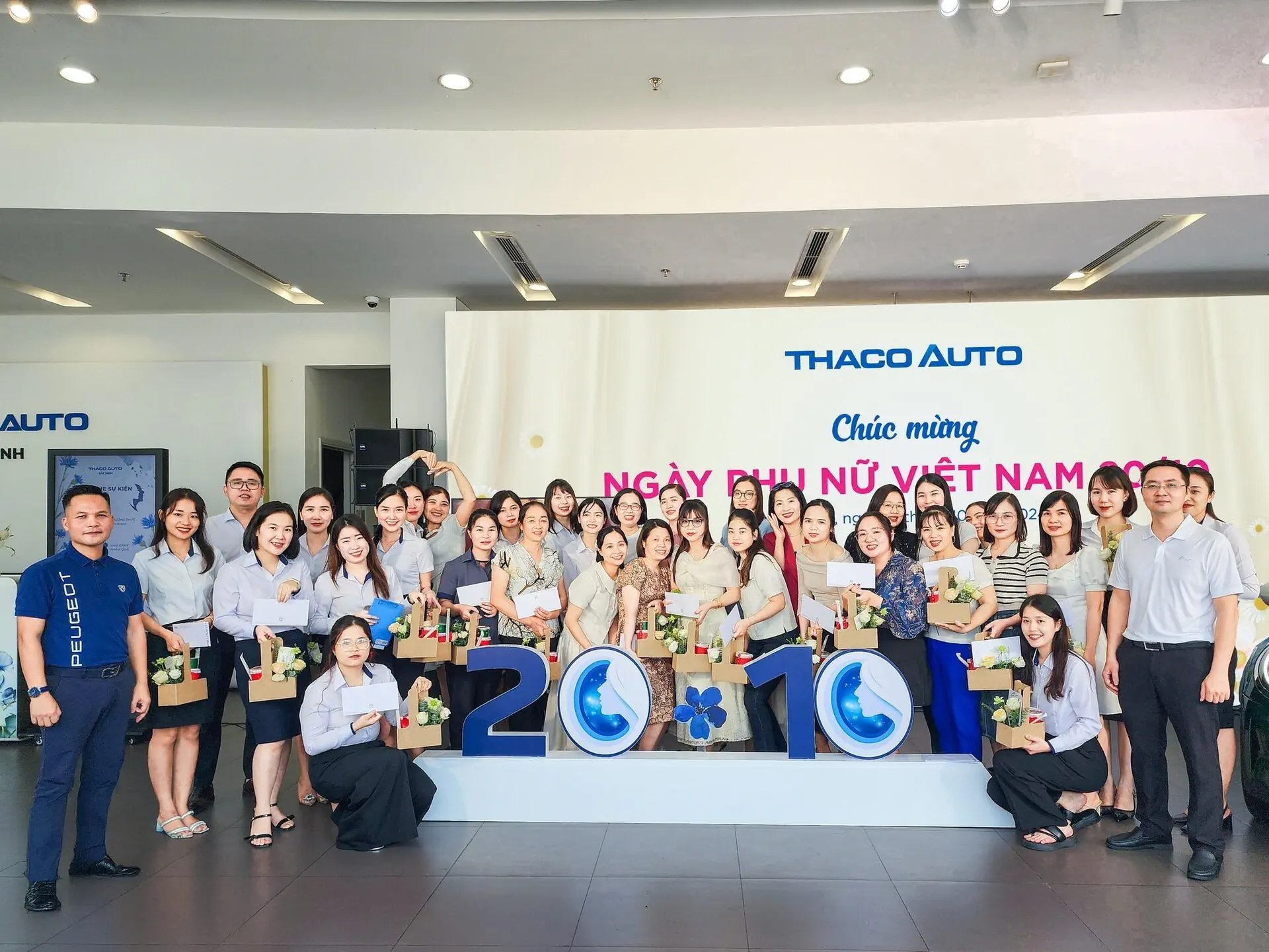 THACO AUTO BẮC NINH RỘN RÀNG TỔ CHỨC CHƯƠNG TRÌNH CHÚC MỪNG PHỤ NỮ VIỆT NAM 20/10
