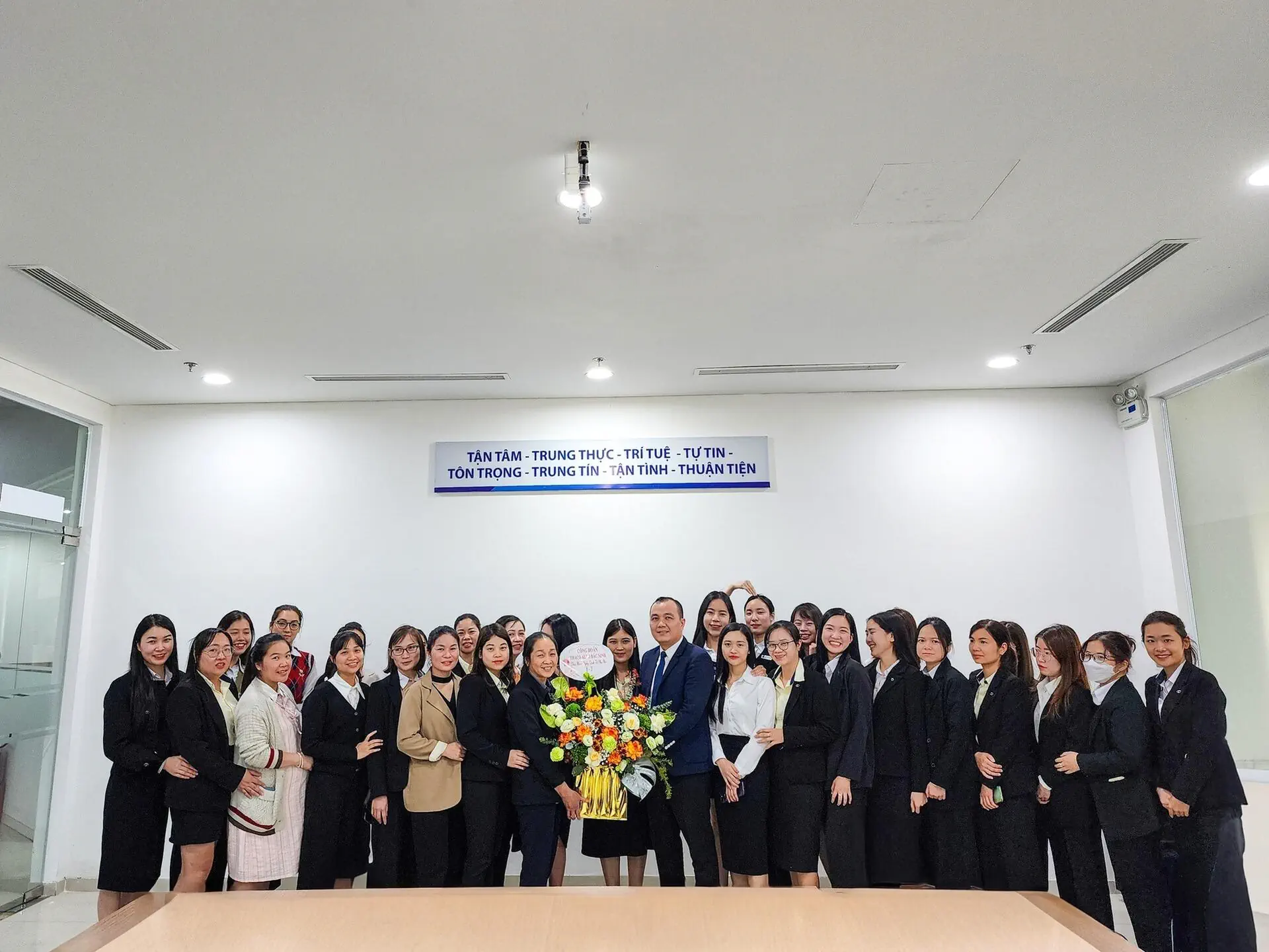 THACO AUTO BẮC NINH tổ chức Chương trình muôn sắc hoa xinh- lần thứ 17 năm 2024