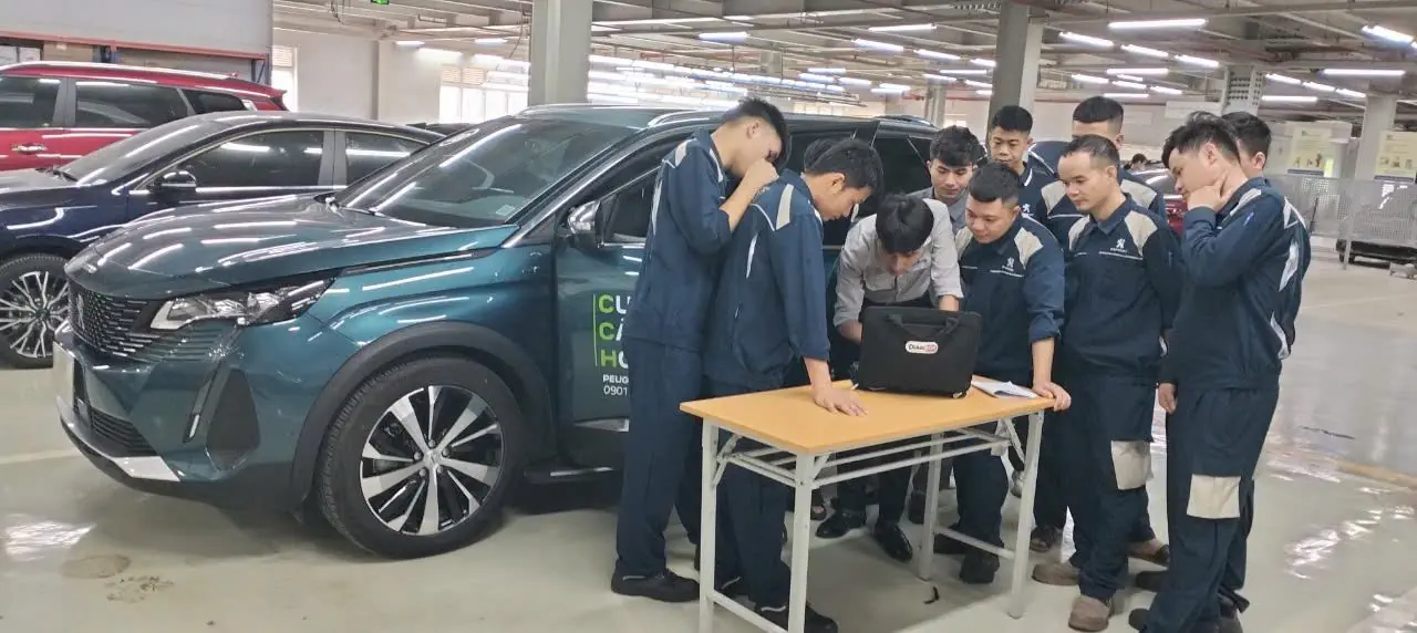 THACO AUTO BẮC NINH CHÚ TRỌNG ĐÀO TẠO NÂNG CAO CHUYÊN MÔN CHO KỸ THUẬT VIÊN PEUGEOT